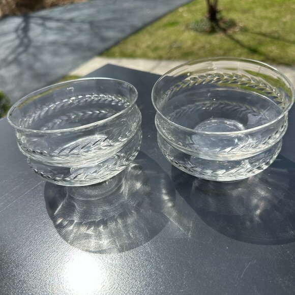 #5730 CUT WREATH PATTERN OPTIC FINGER/BOWL CLEAR - Picture 7 of 10